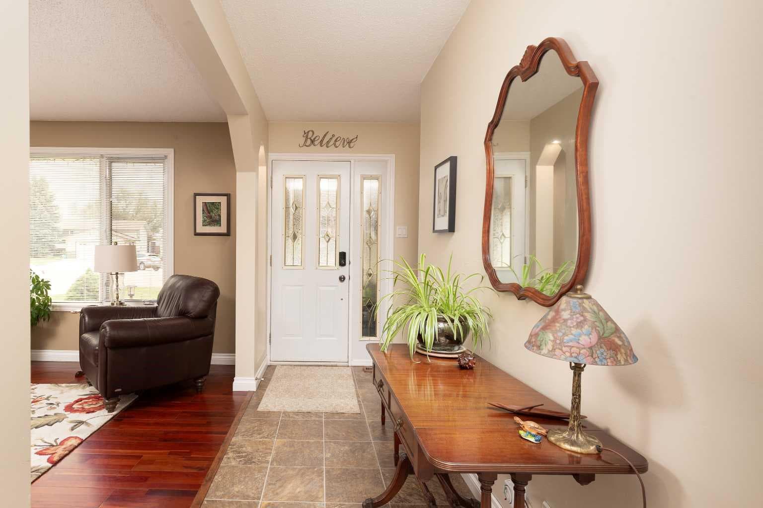 10 Seneca Place W — photo 2