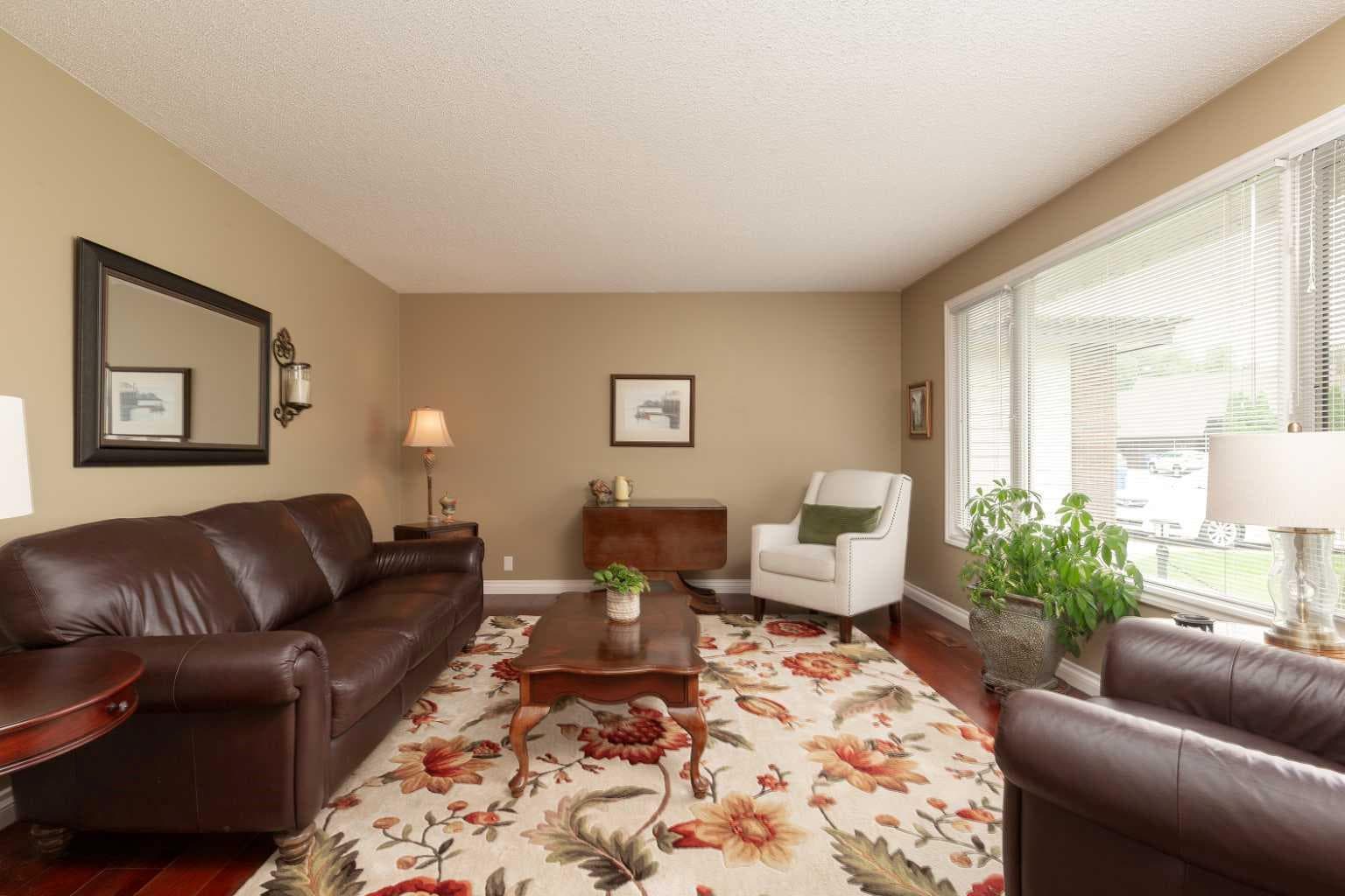 10 Seneca Place W — photo 3