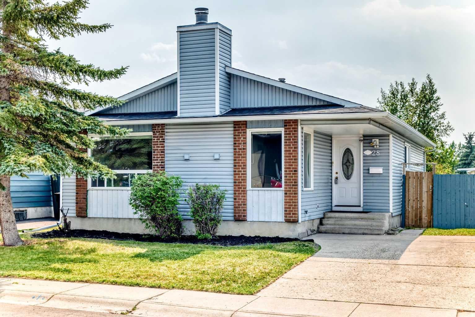 Detached in Whitehorn