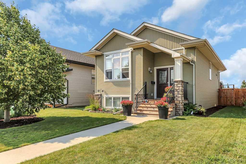 212 Cedar Square — photo 1