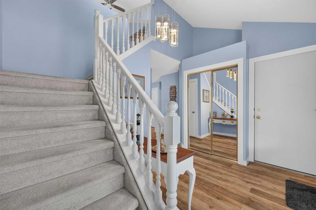 61 Somervale Point SW — photo 3