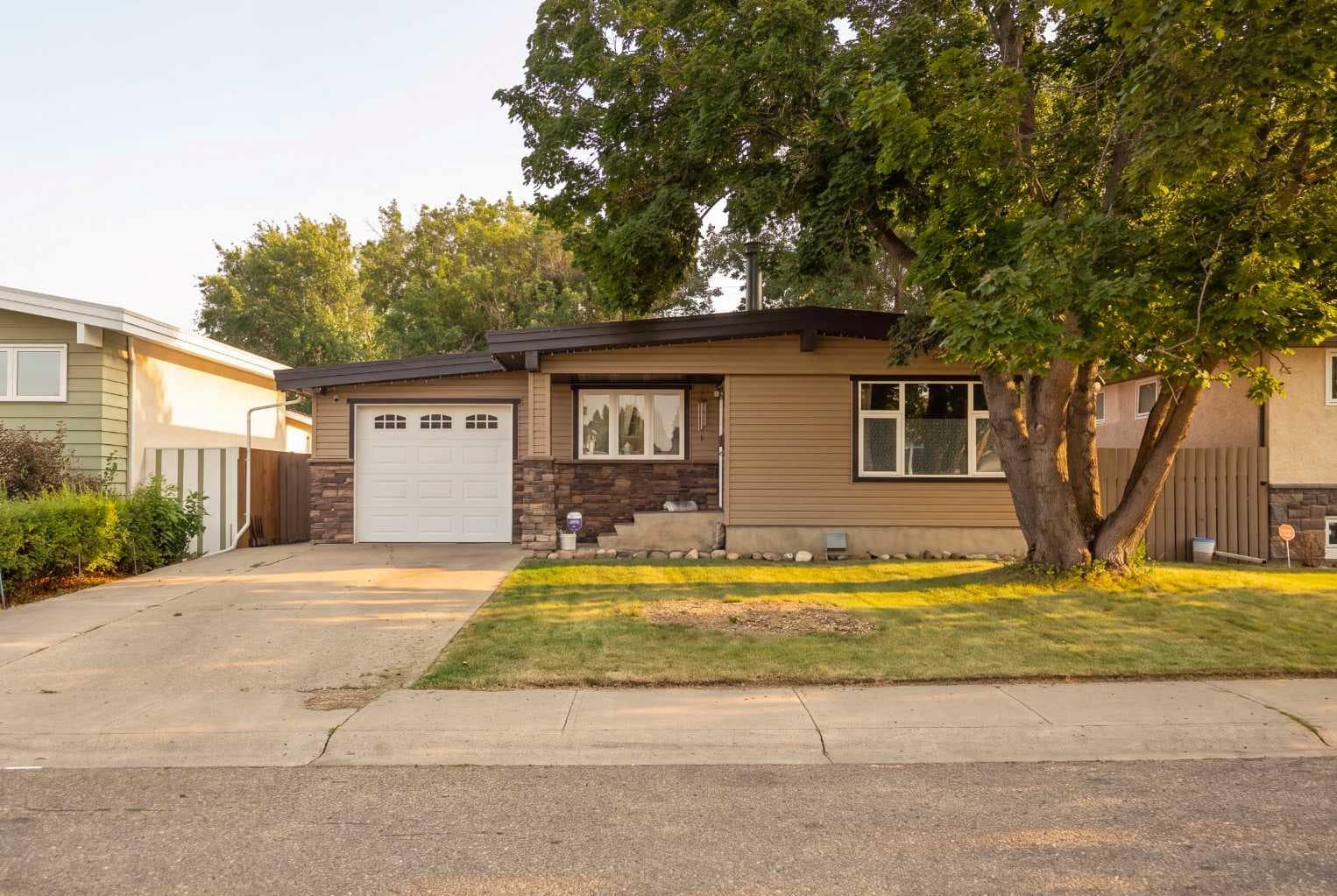 2610 11 Avenue N — photo 1