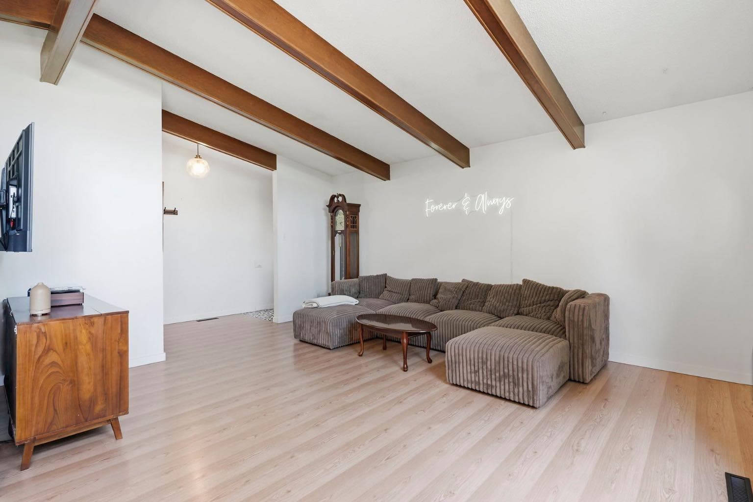 67 Sherwood Crescent — photo 3
