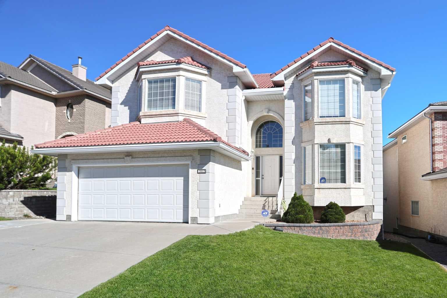 307 Hampstead Way NW — photo 1