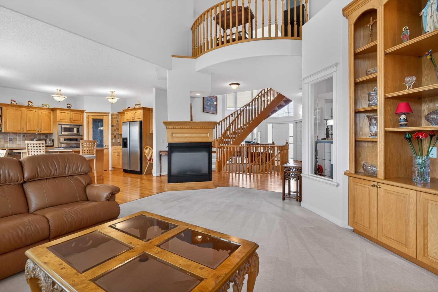 307 Hampstead Way NW — photo 2