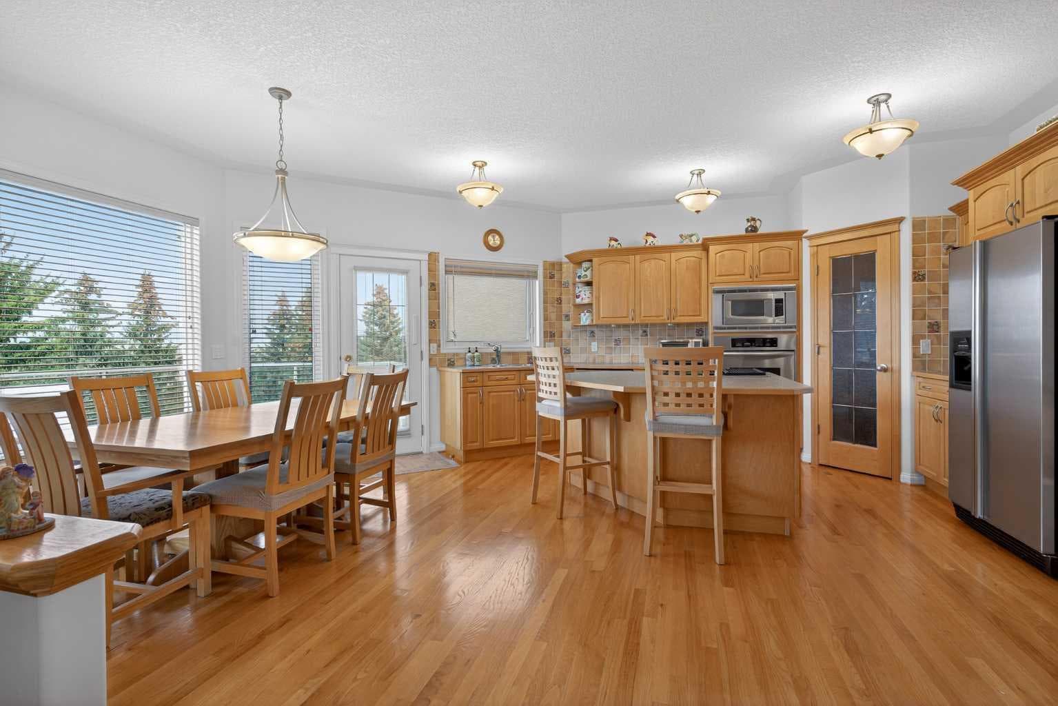 307 Hampstead Way NW — photo 3