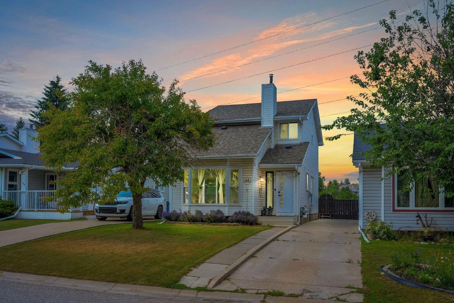 44 Strathclair Rise SW — photo 2