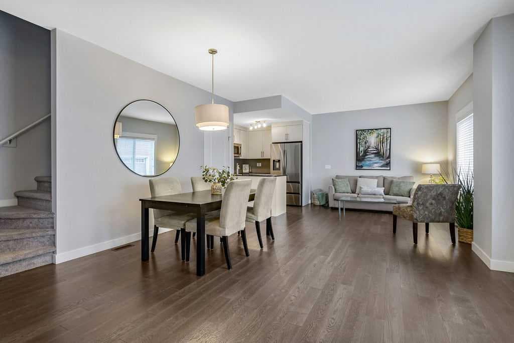 22 West Coach Manor SW — photo 3