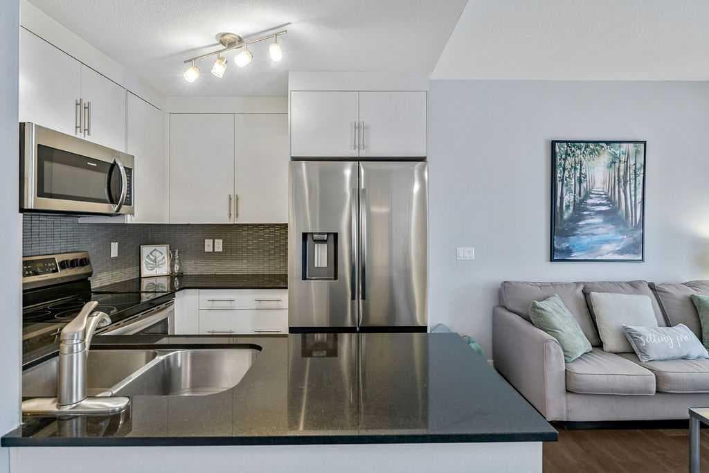 22 West Coach Manor SW — photo 5