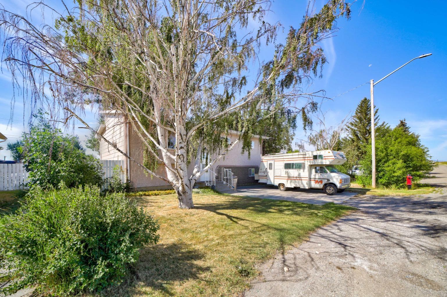222 McEwan Street — photo 3