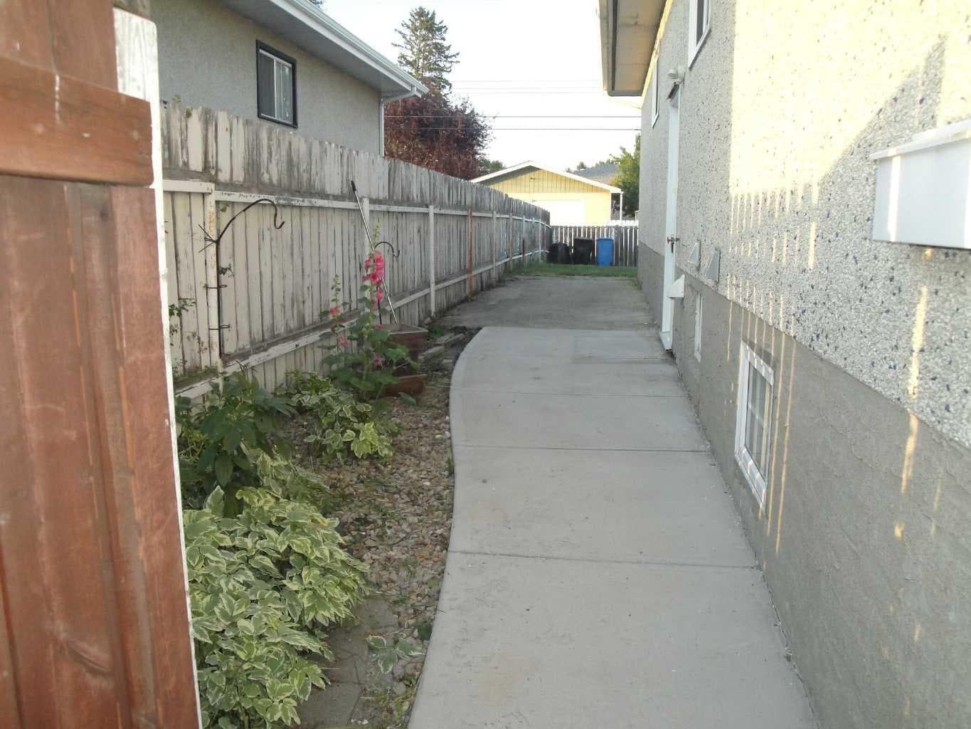 31 Huntford Road NE — photo 2