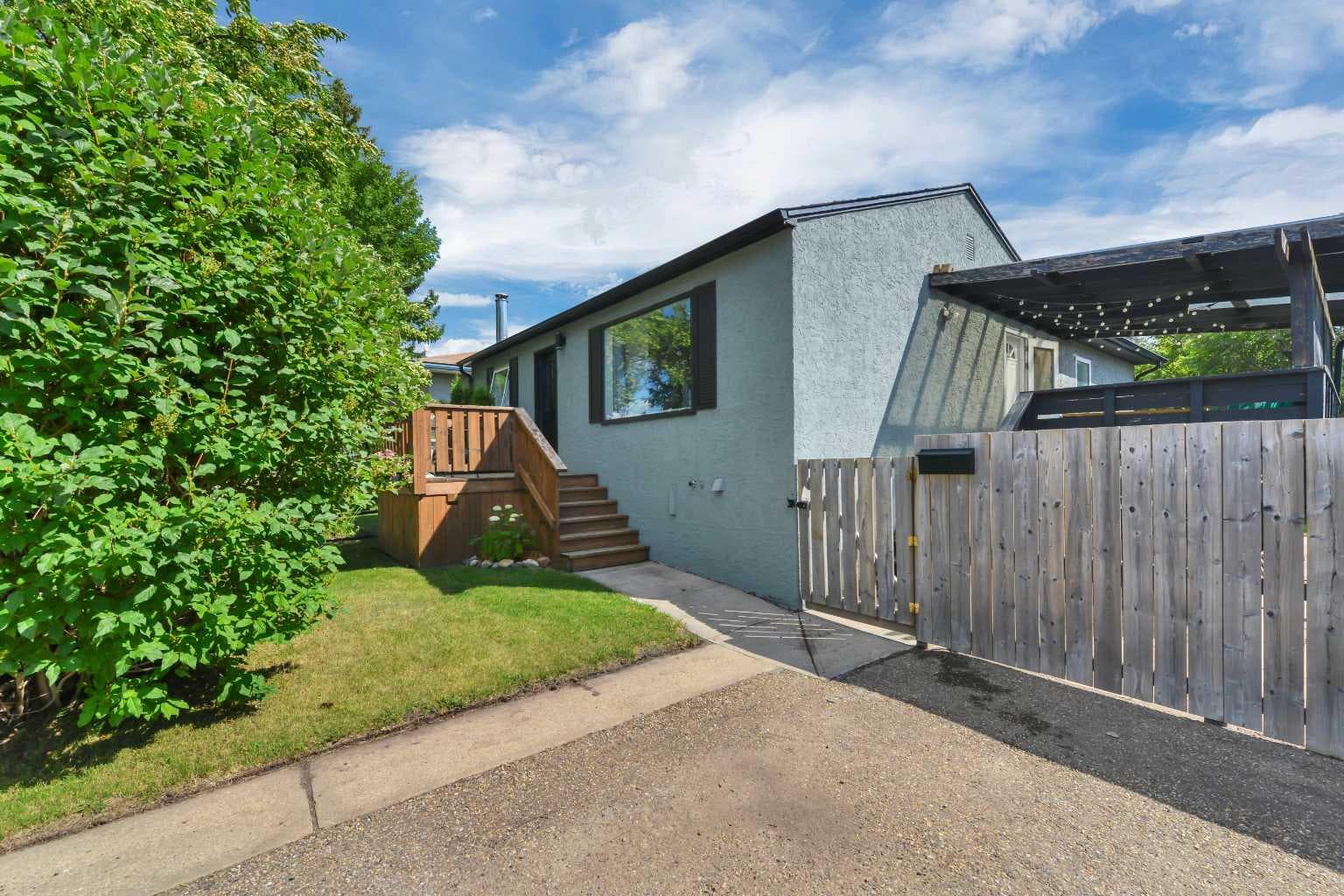 3705 45 Street — photo 1