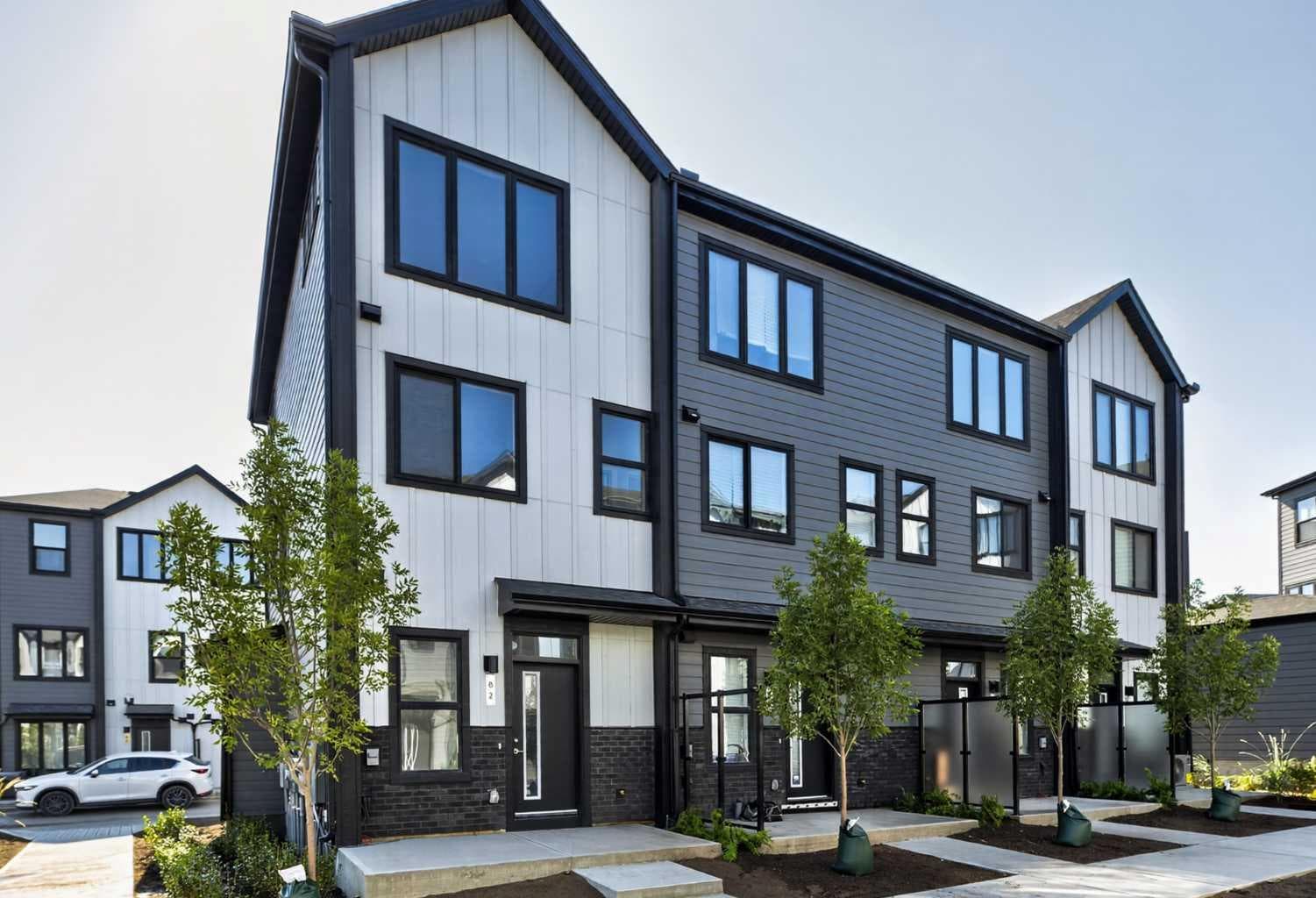 82 Arbour Lake Court NW — photo 1