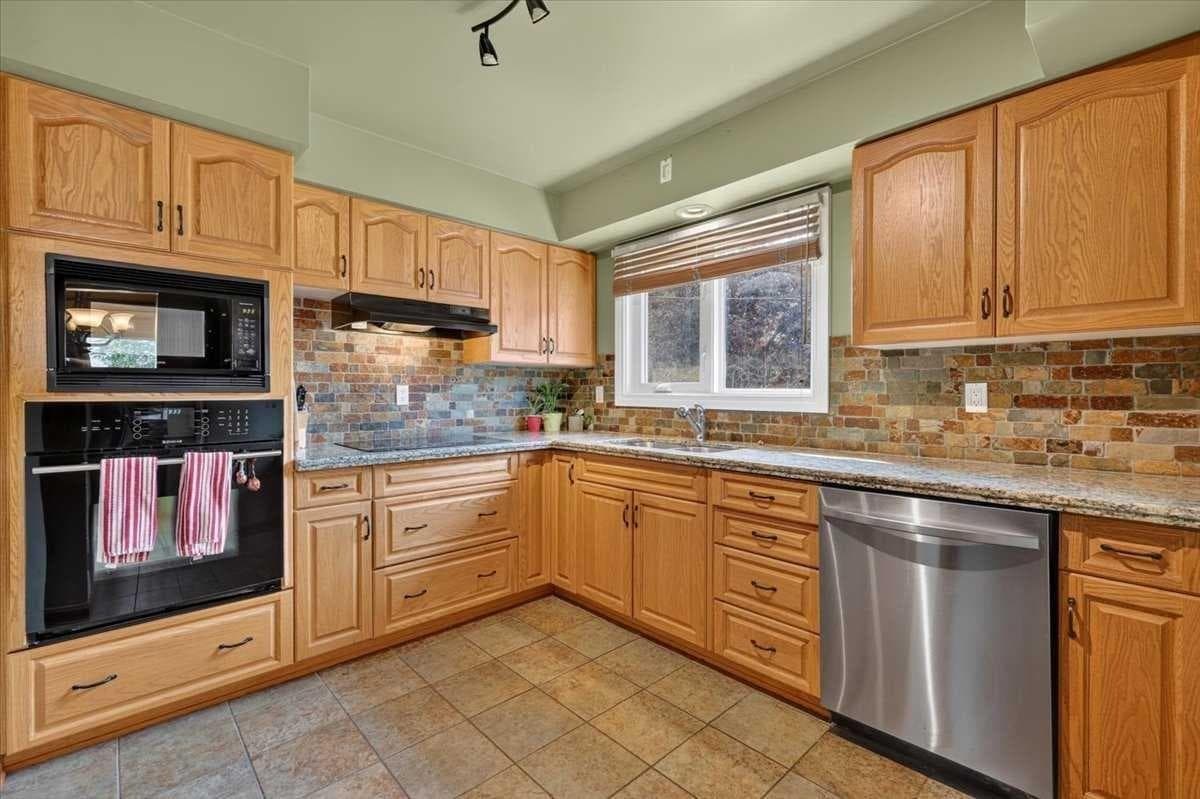 7536 Fleetwood Drive SE — photo 4