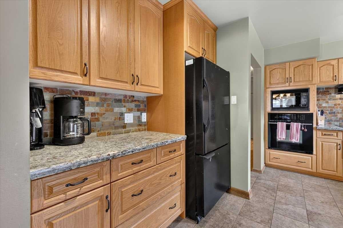 7536 Fleetwood Drive SE — photo 5