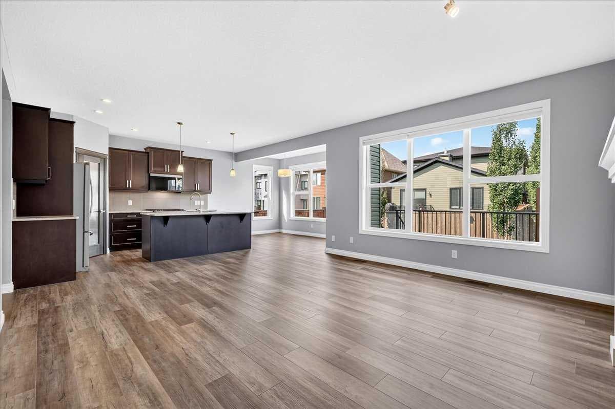 51 Evansborough Road NW — photo 2