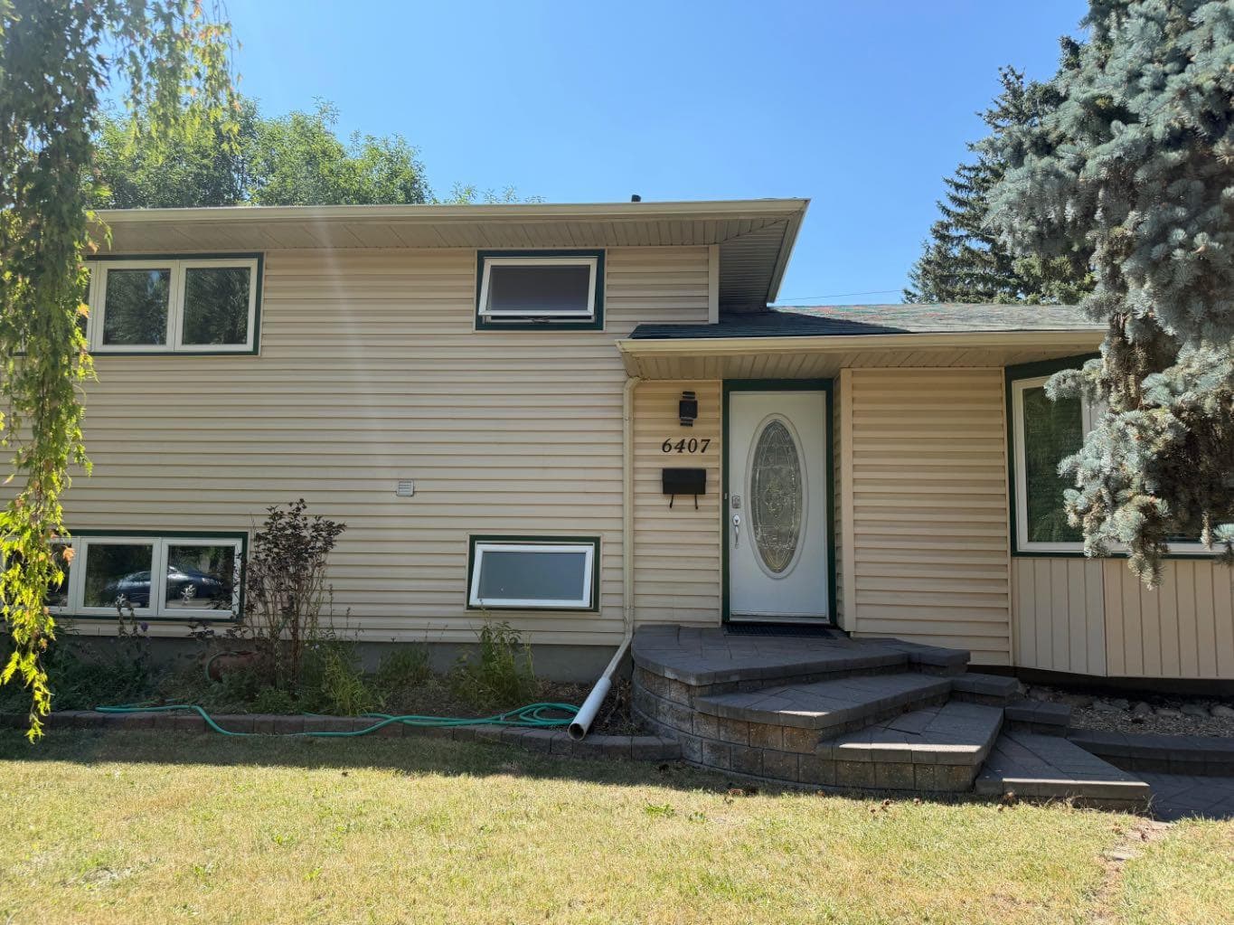 6407 Lombardy Crescent SW — photo 3