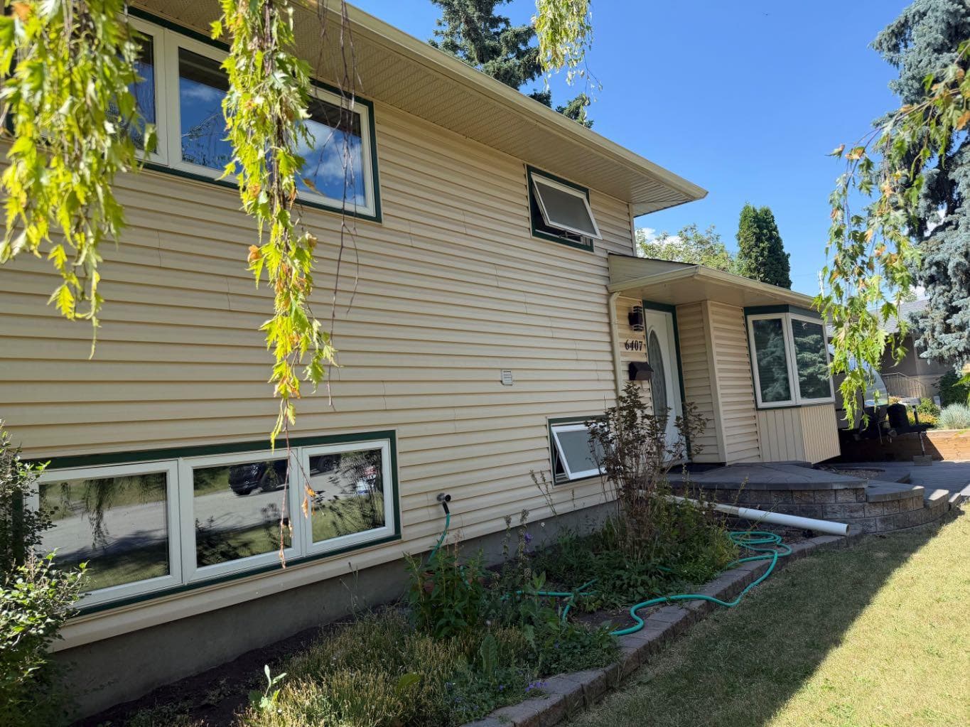 6407 Lombardy Crescent SW — photo 4