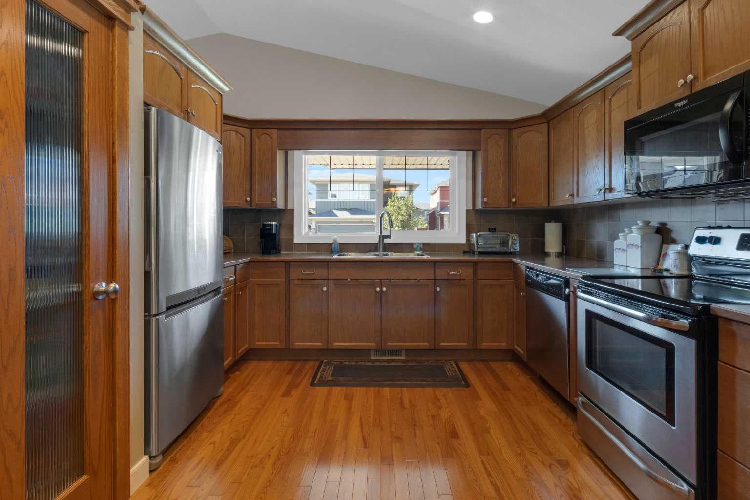 44 Ravenslea Crescent SE — photo 4