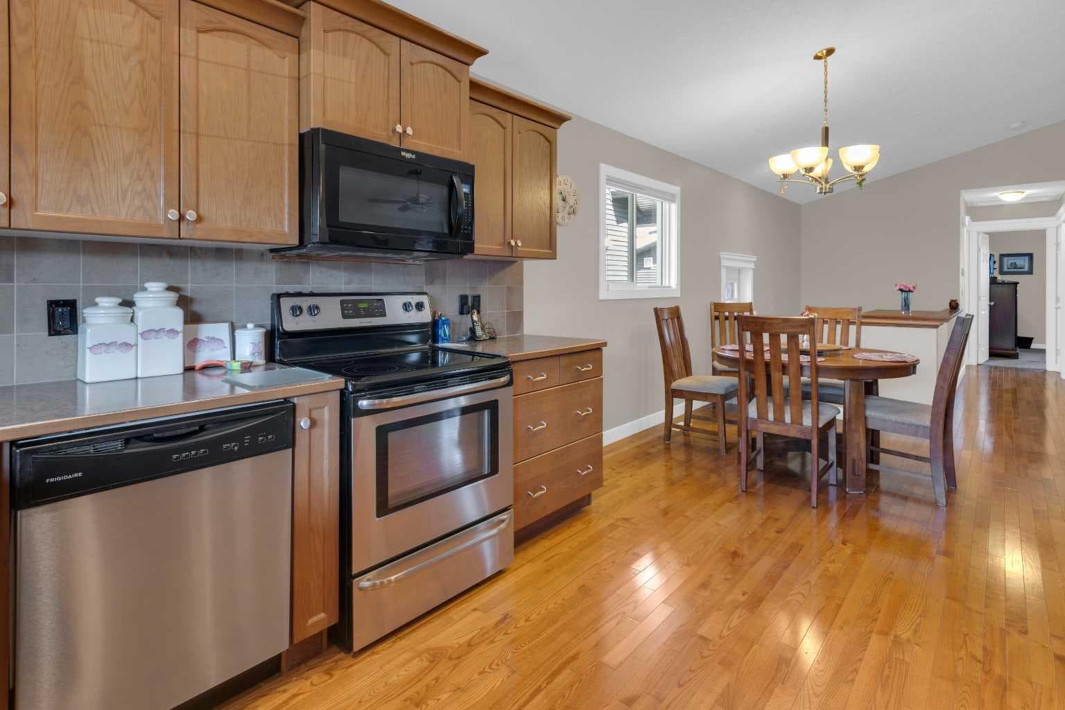 44 Ravenslea Crescent SE — photo 5