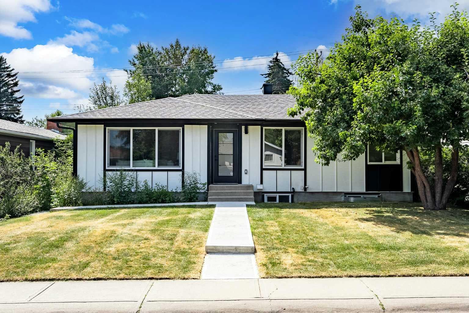 451 Arlington Drive SE — photo 1