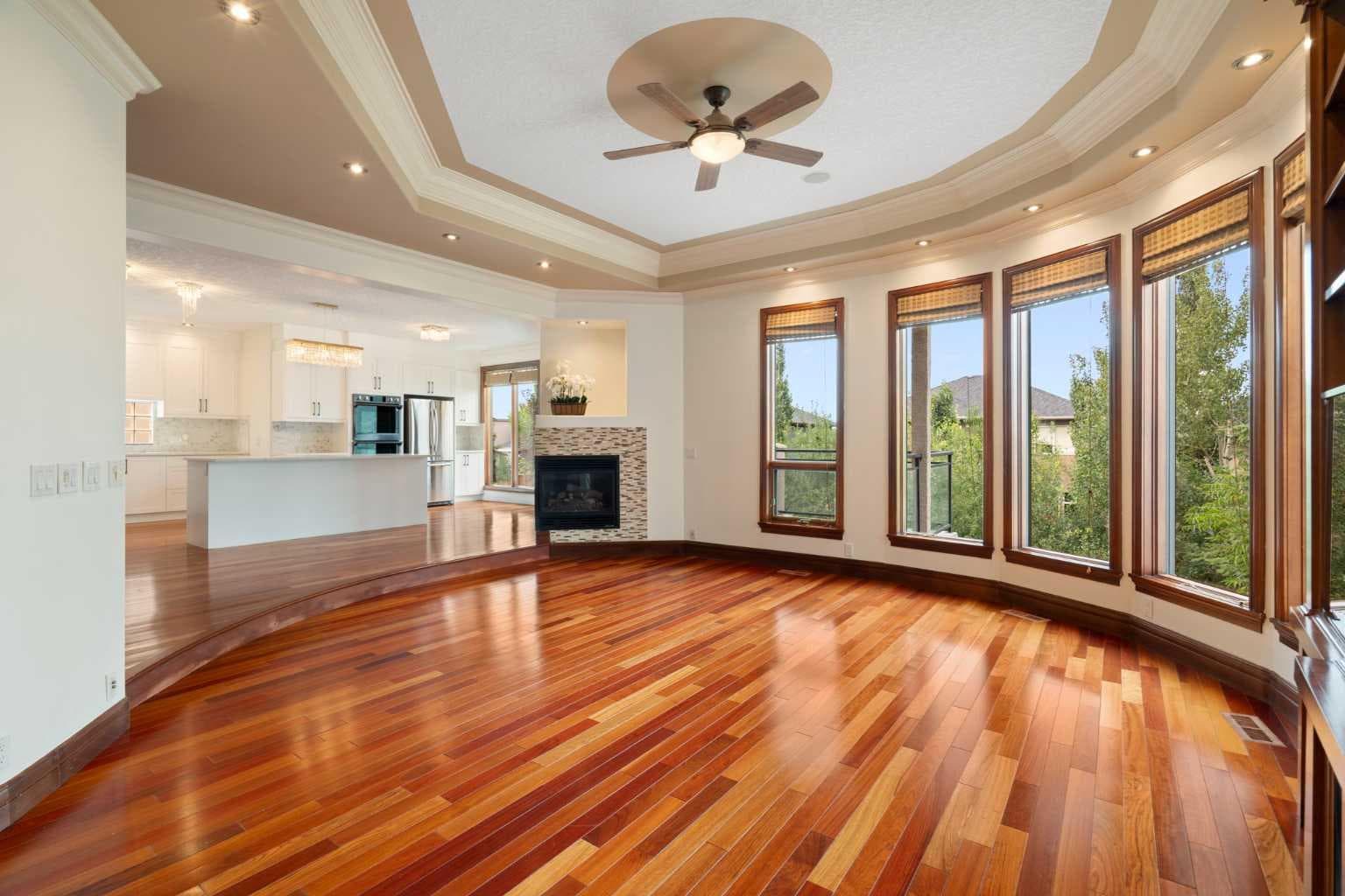 8 Coulee Park SW — photo 1