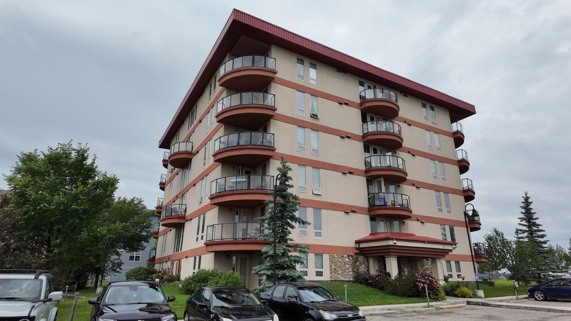 1103, 105 Railway Avenue SW — photo 1