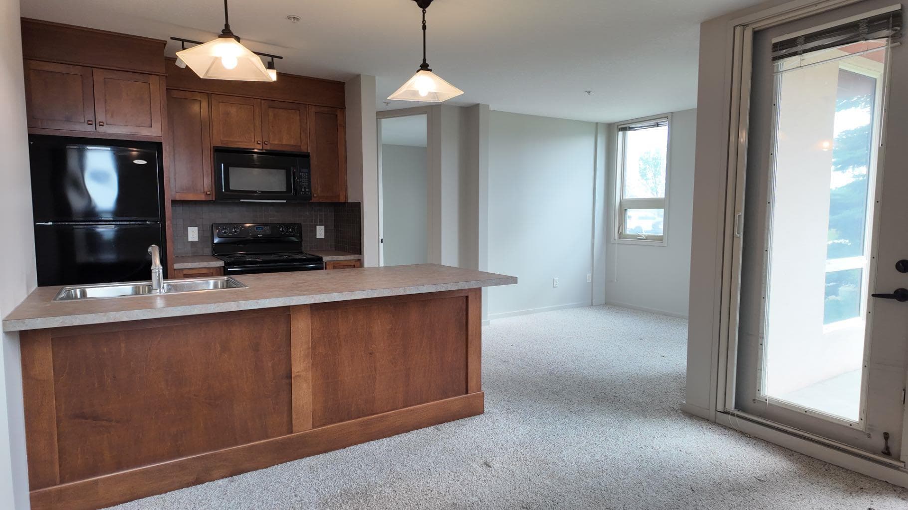 1103, 105 Railway Avenue SW — photo 3