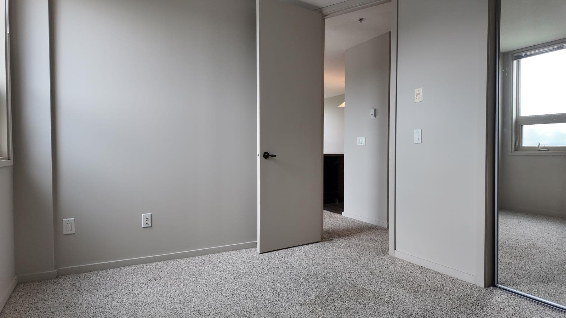 1103, 105 Railway Avenue SW — photo 5