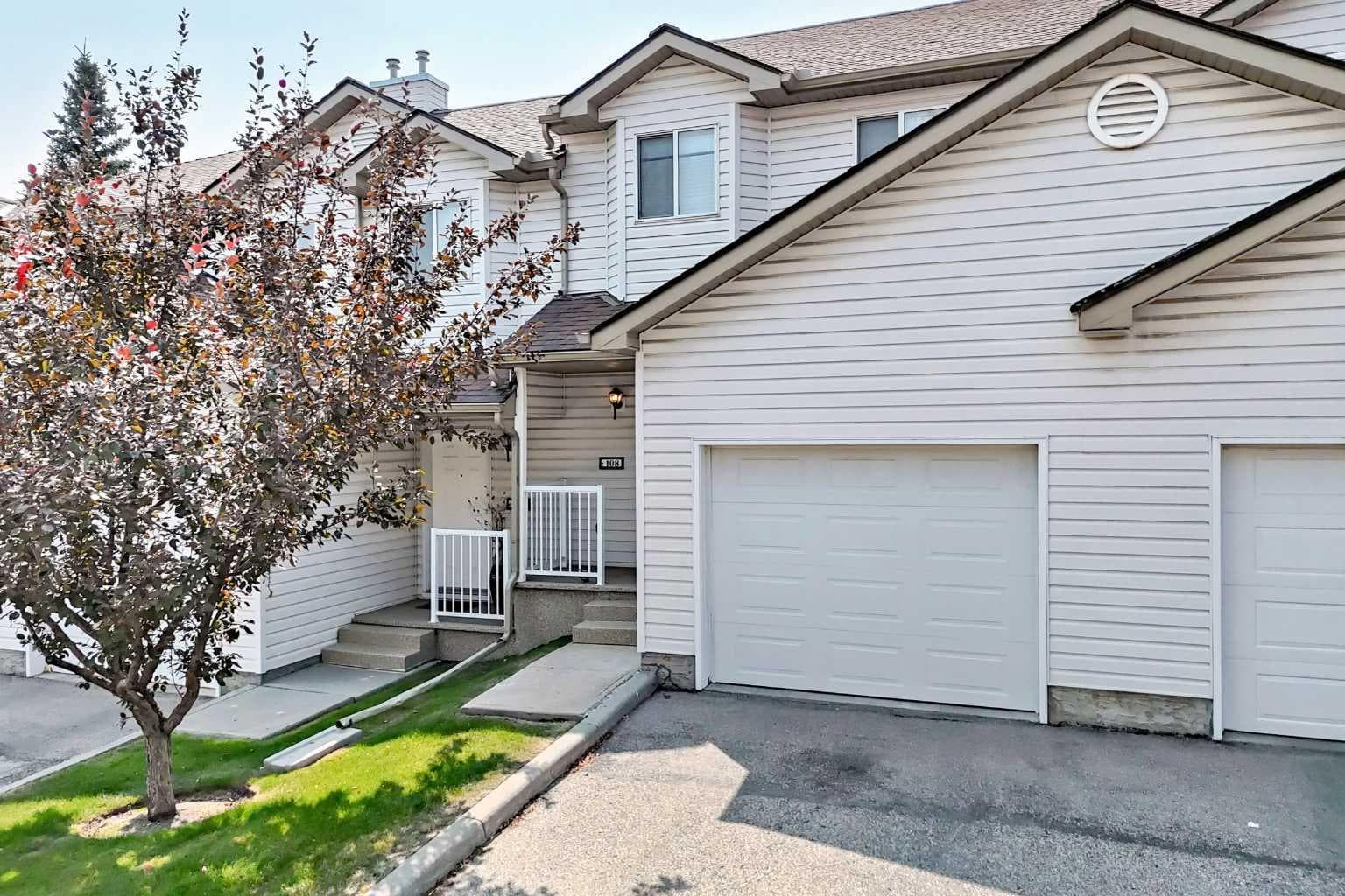 108 Douglas Glen Park SE — photo 1