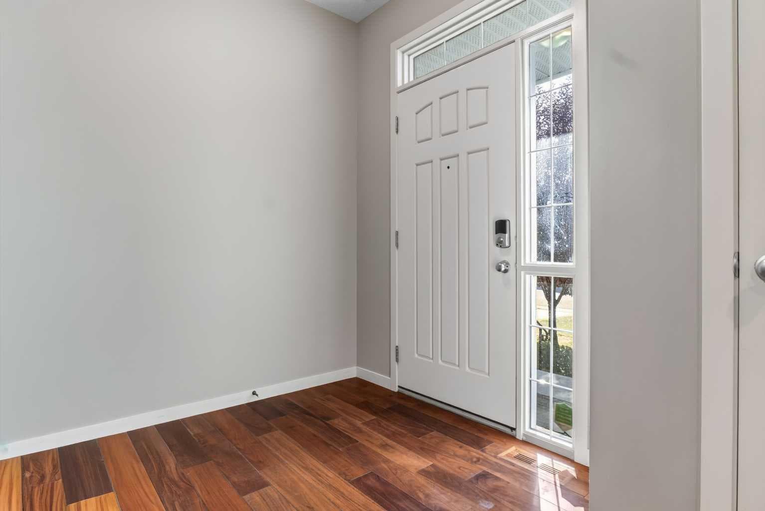 76 AUBURN GLEN Heights SE — photo 4
