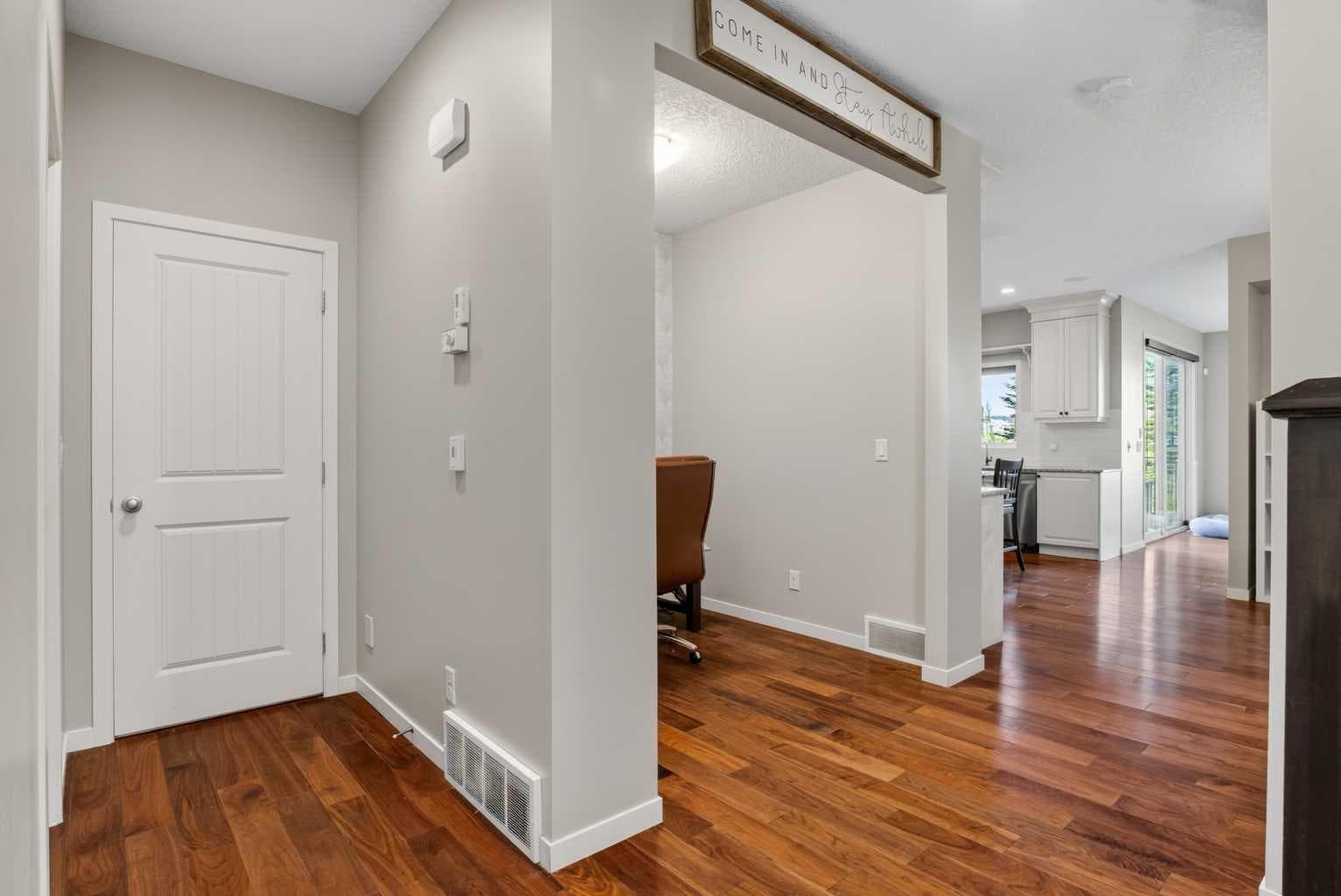 76 AUBURN GLEN Heights SE — photo 5