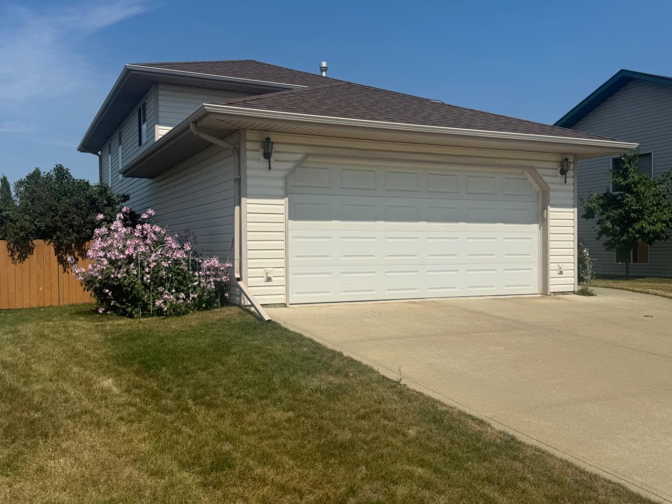 114 Sunridge Avenue — photo 2