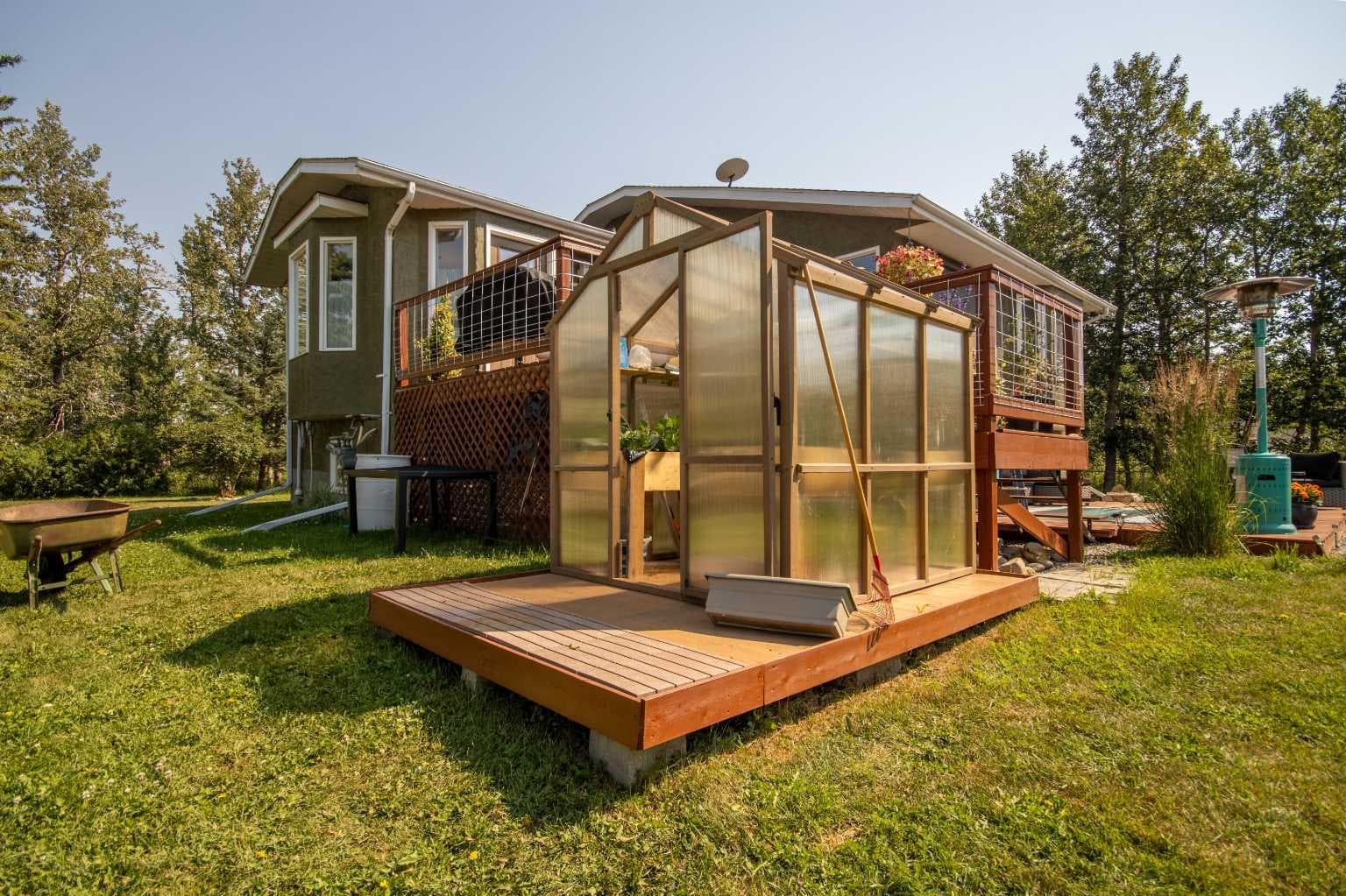 550 4 Avenue SW — photo 3