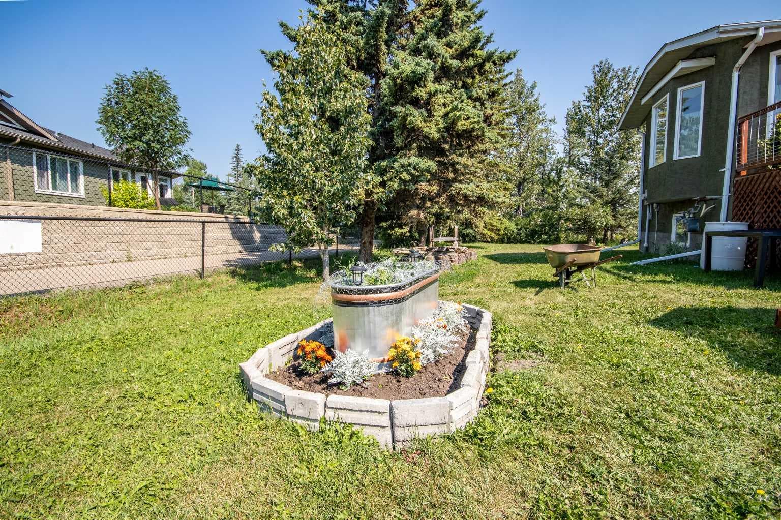 550 4 Avenue SW — photo 4