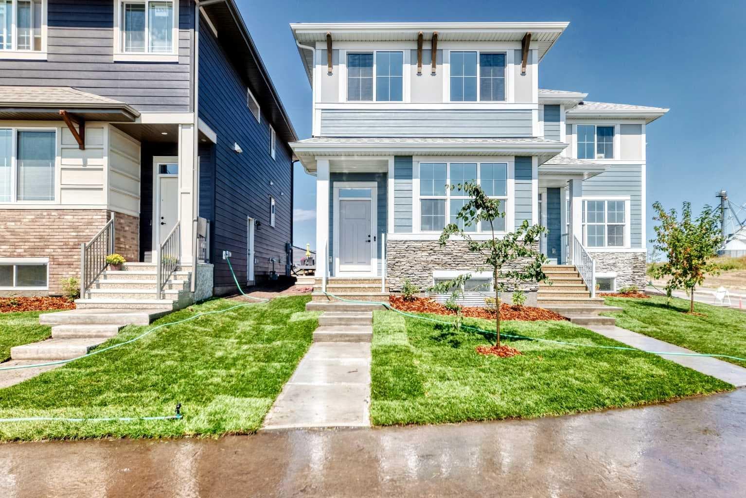 1304 Mahogany Boulevard SE — photo 1