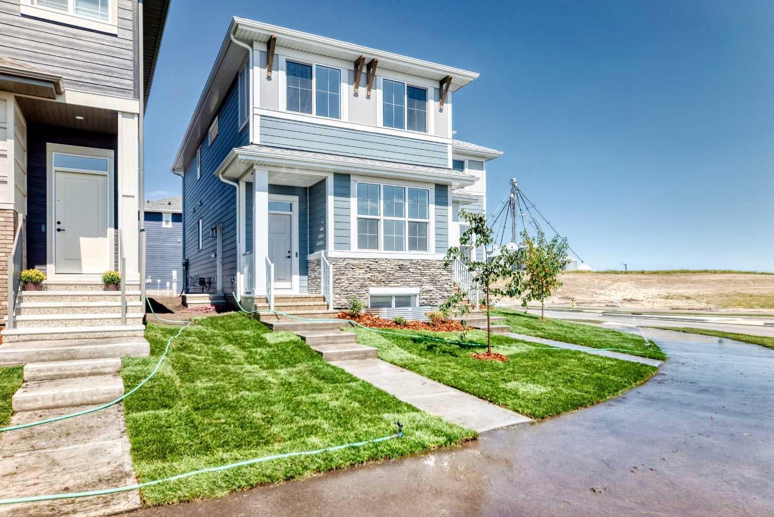 1304 Mahogany Boulevard SE — photo 2