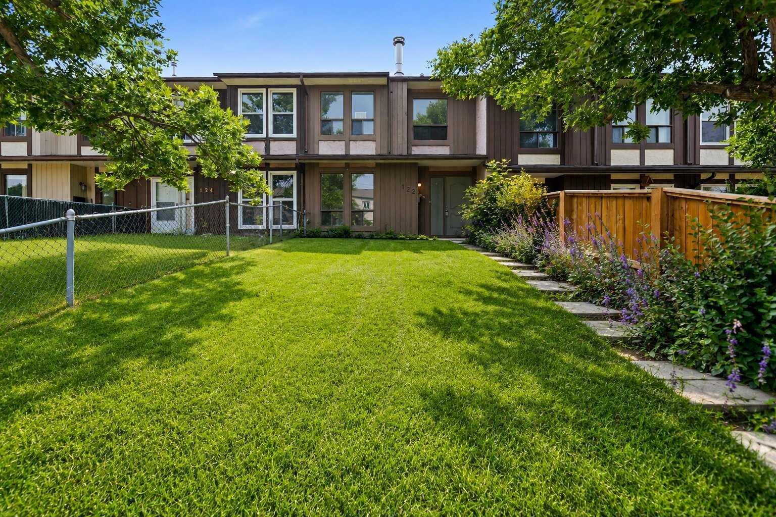 122 Berkley Way NW — photo 3