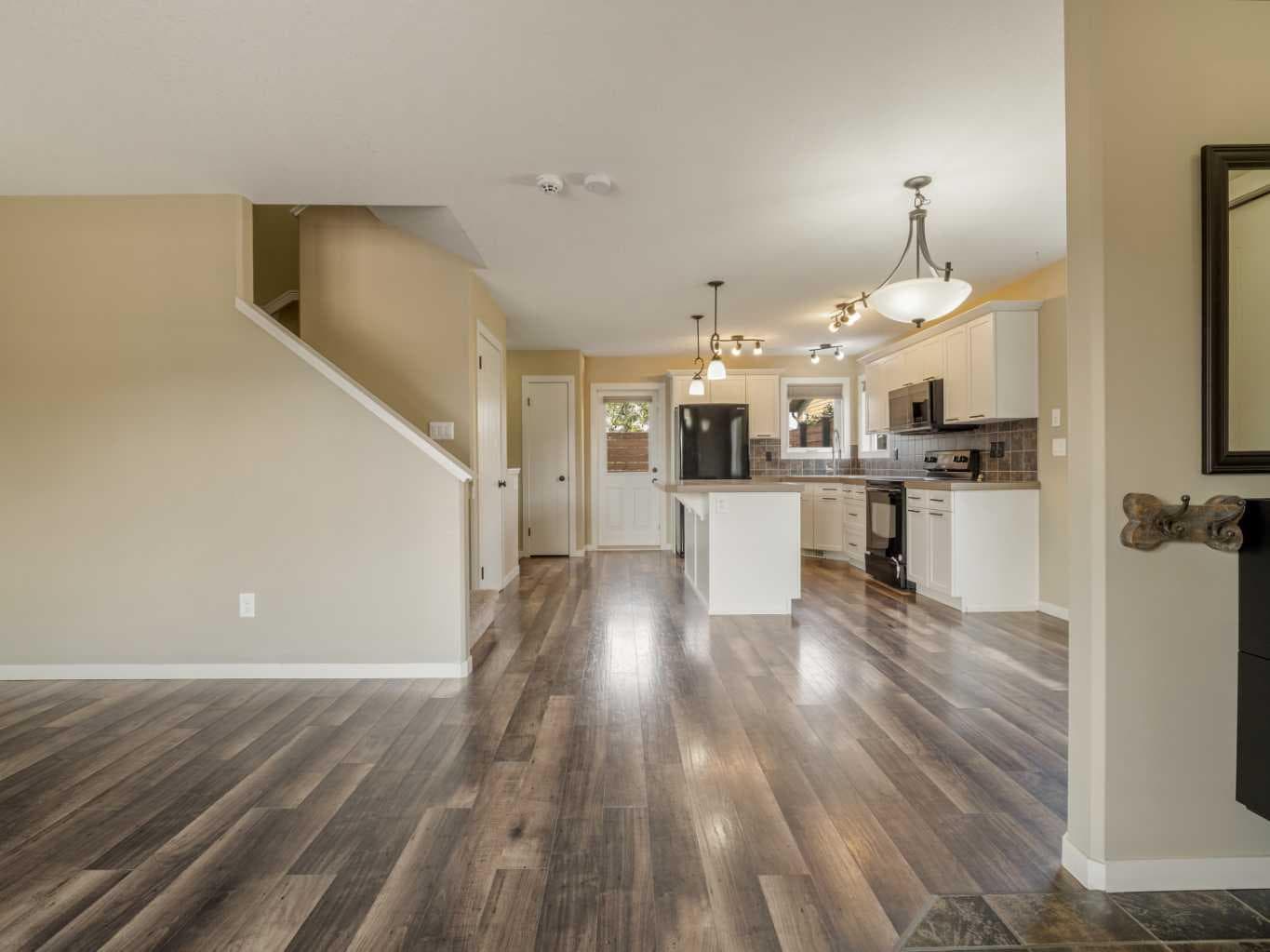 120 Mt Sundial Court W — photo 4