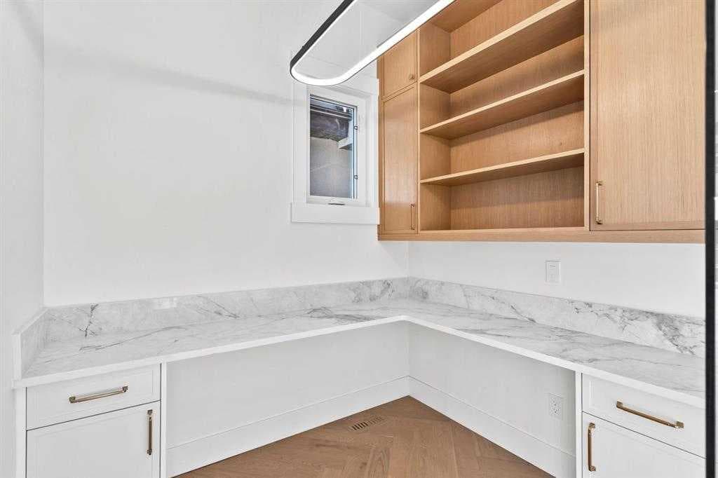 907 36A Street NW — photo 4