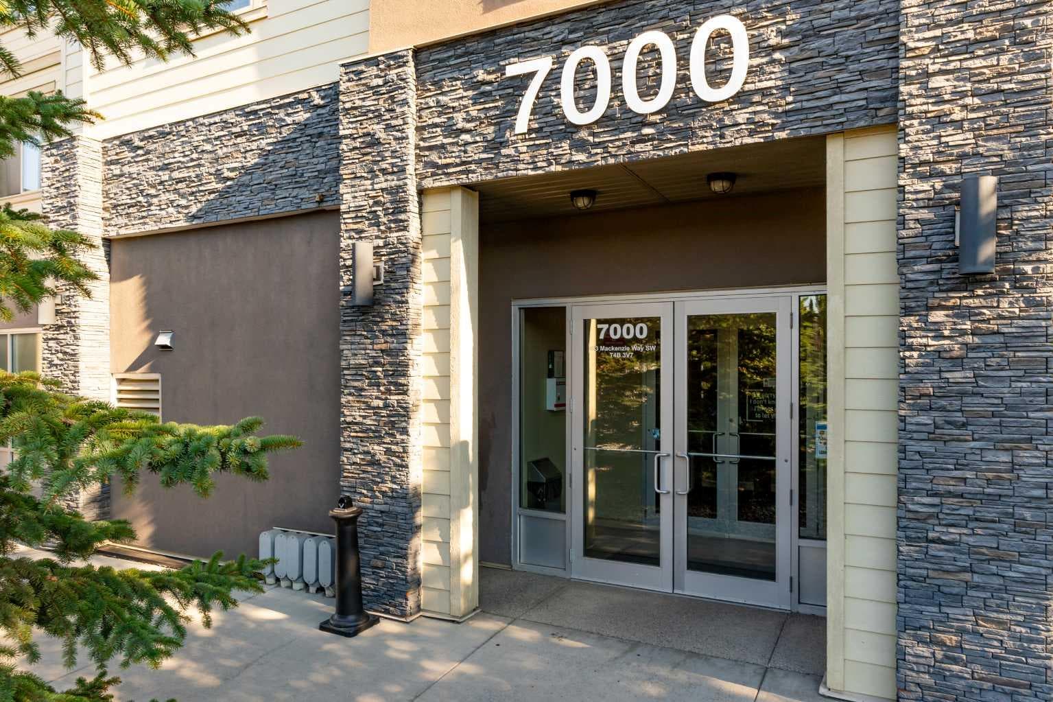 7202, 403 Mackenzie Way SW — photo 1