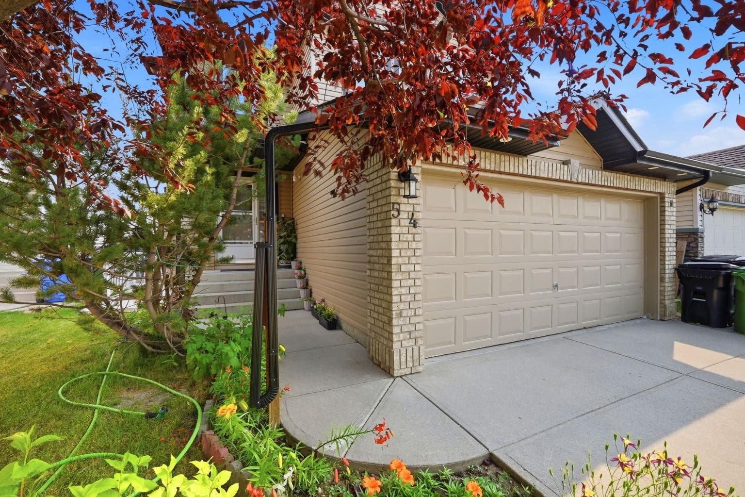 54 Saddlecreek Crescent NE — photo 2