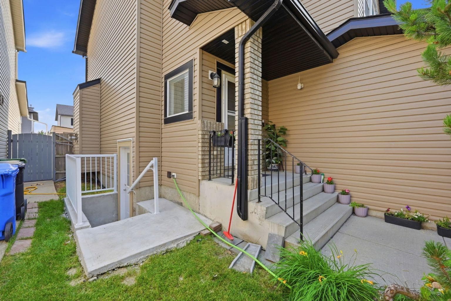 54 Saddlecreek Crescent NE — photo 3