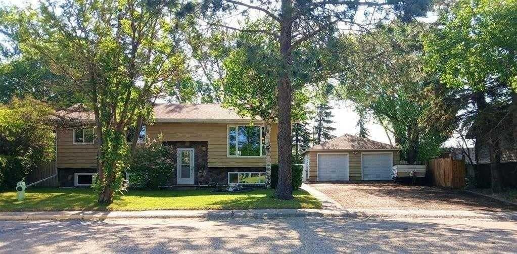 3808 49A Avenue — photo 1