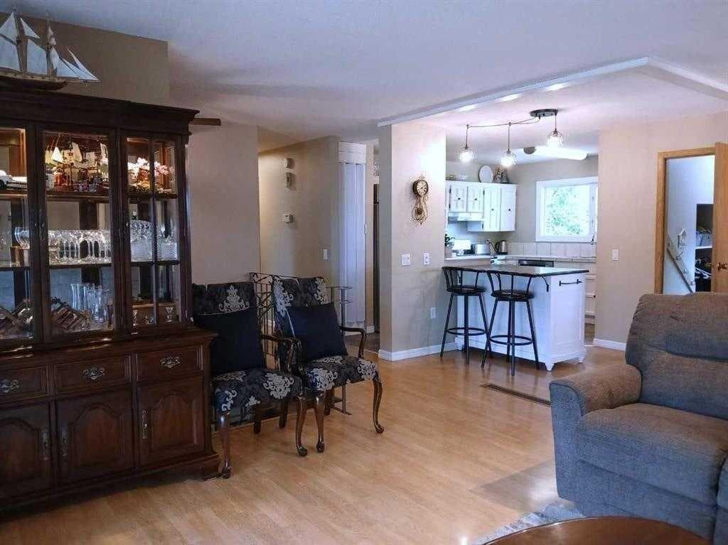 3808 49A Avenue — photo 3
