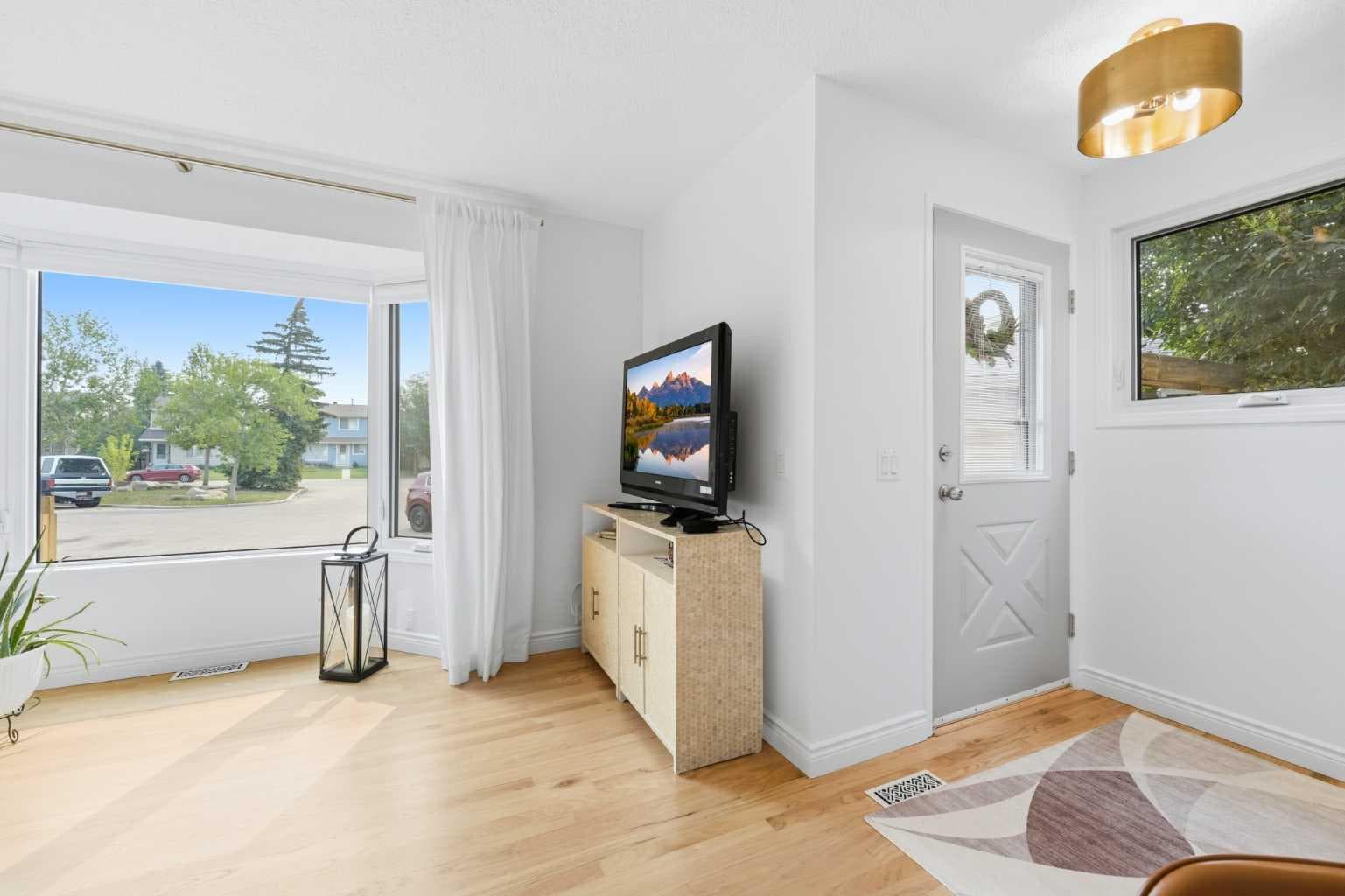 224 Erin Dale Place SE — photo 3