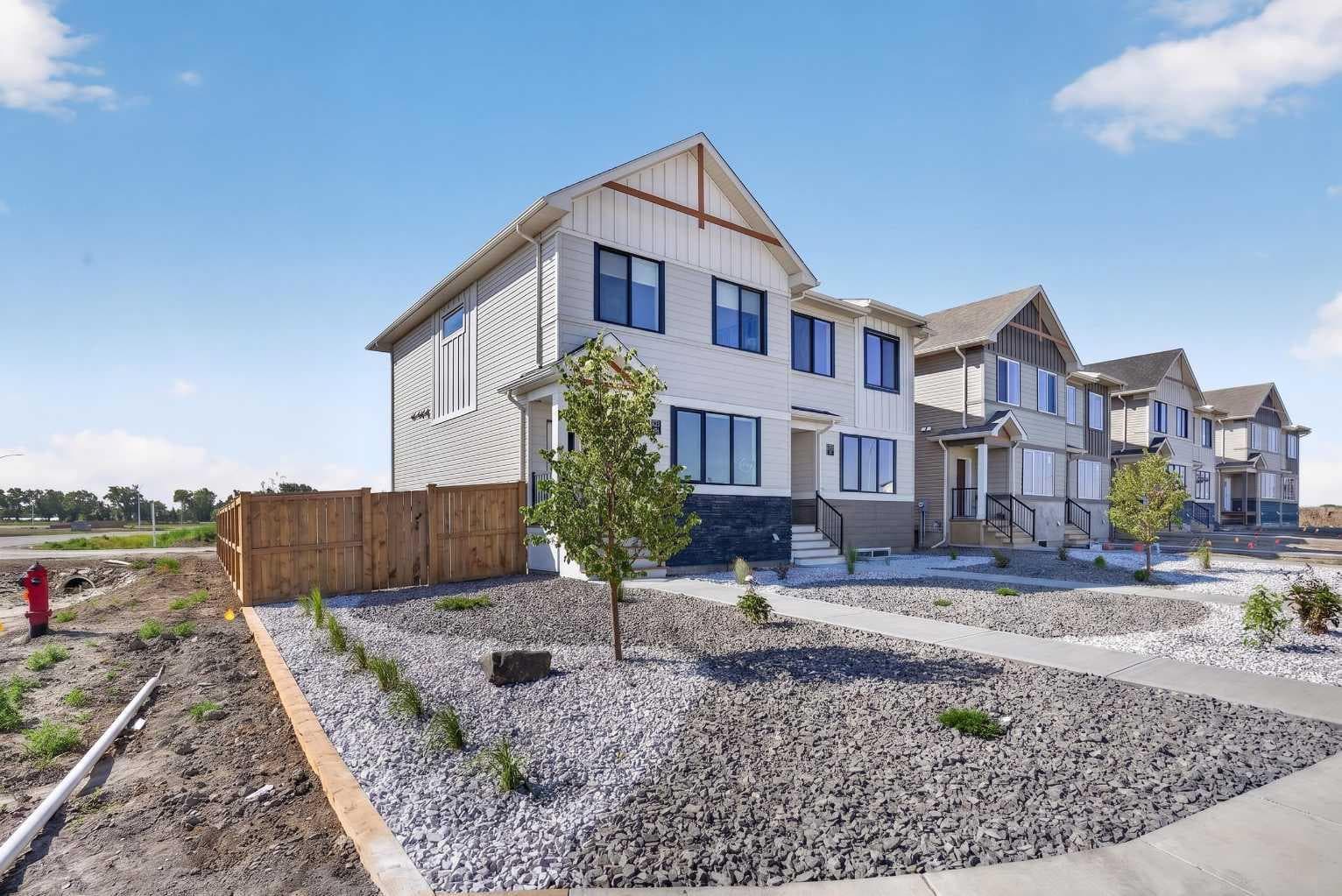 2603 16 Avenue — photo 2