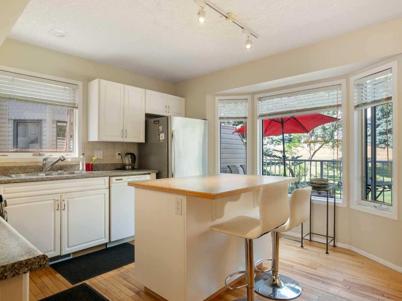 81 Prominence View SW — photo 3