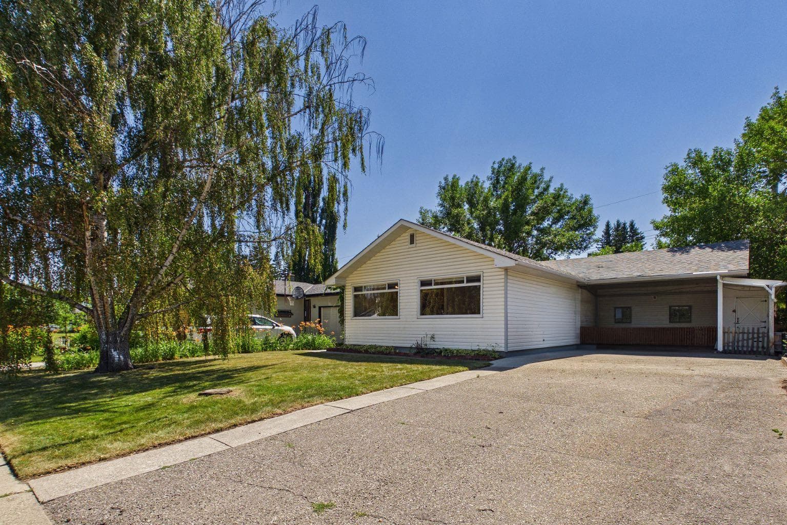 83 Westover Drive SW — photo 2