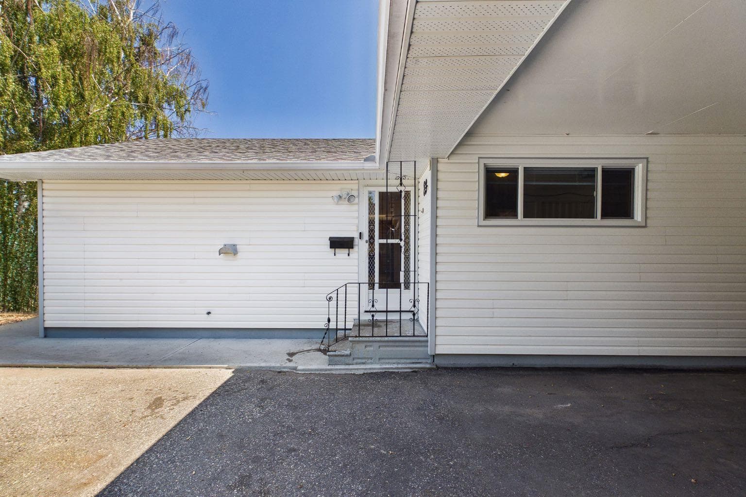 83 Westover Drive SW — photo 4